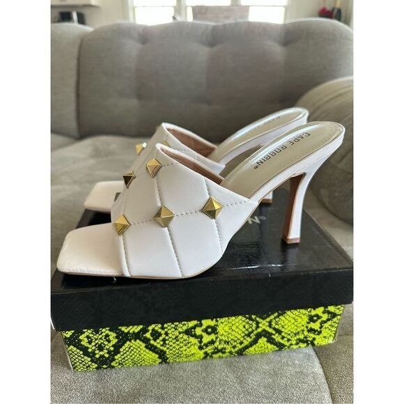 White high heeled gold studded slide sandals brand new size 10 Cape Robbin Kena - Picture 3 of 6